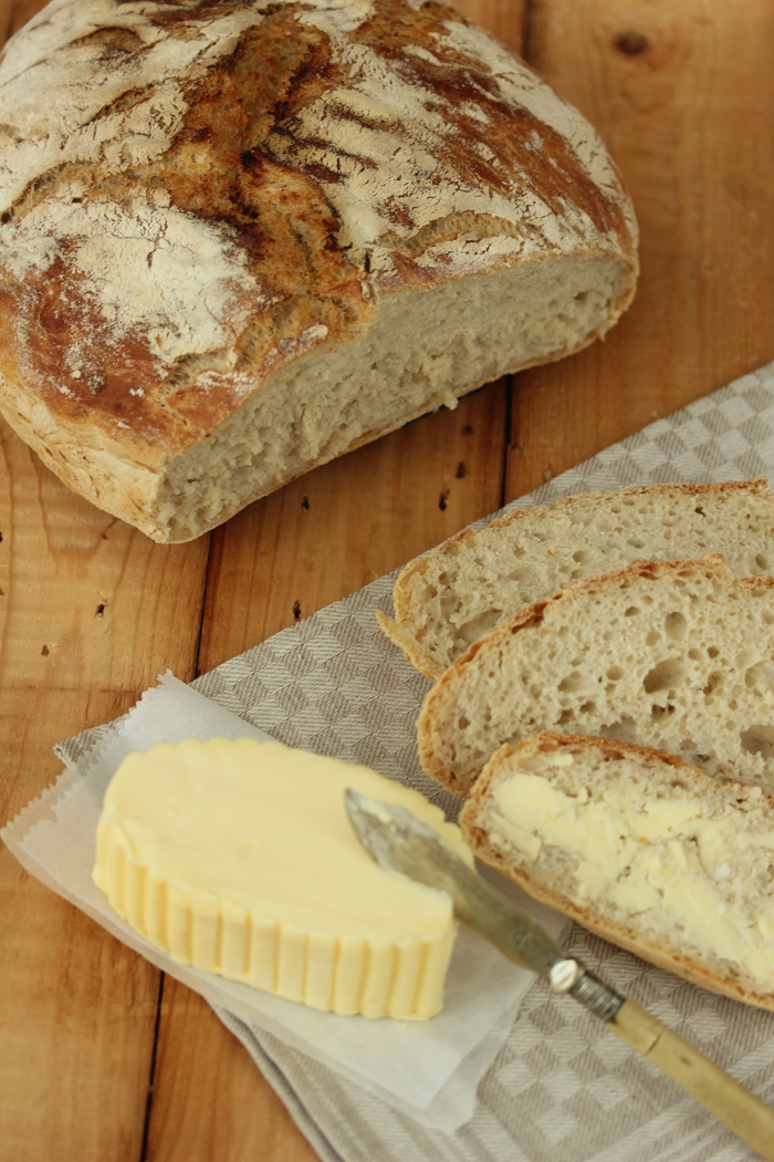 Landbrot mit bretonischer Butter
